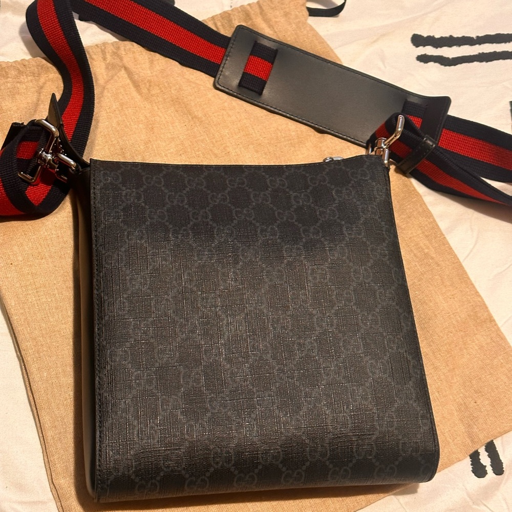 Gucci Bag - Picture 3 of 5